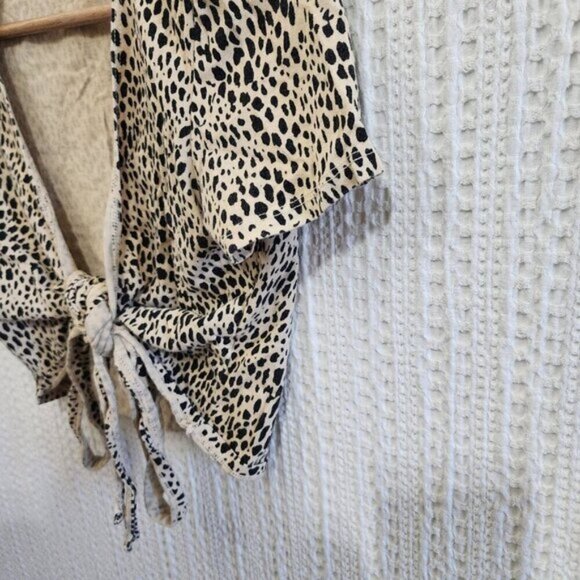 Brandy Melville Cheetah Print Front Tie Rae Crop Top Size Small One Size - Picture 6 of 11